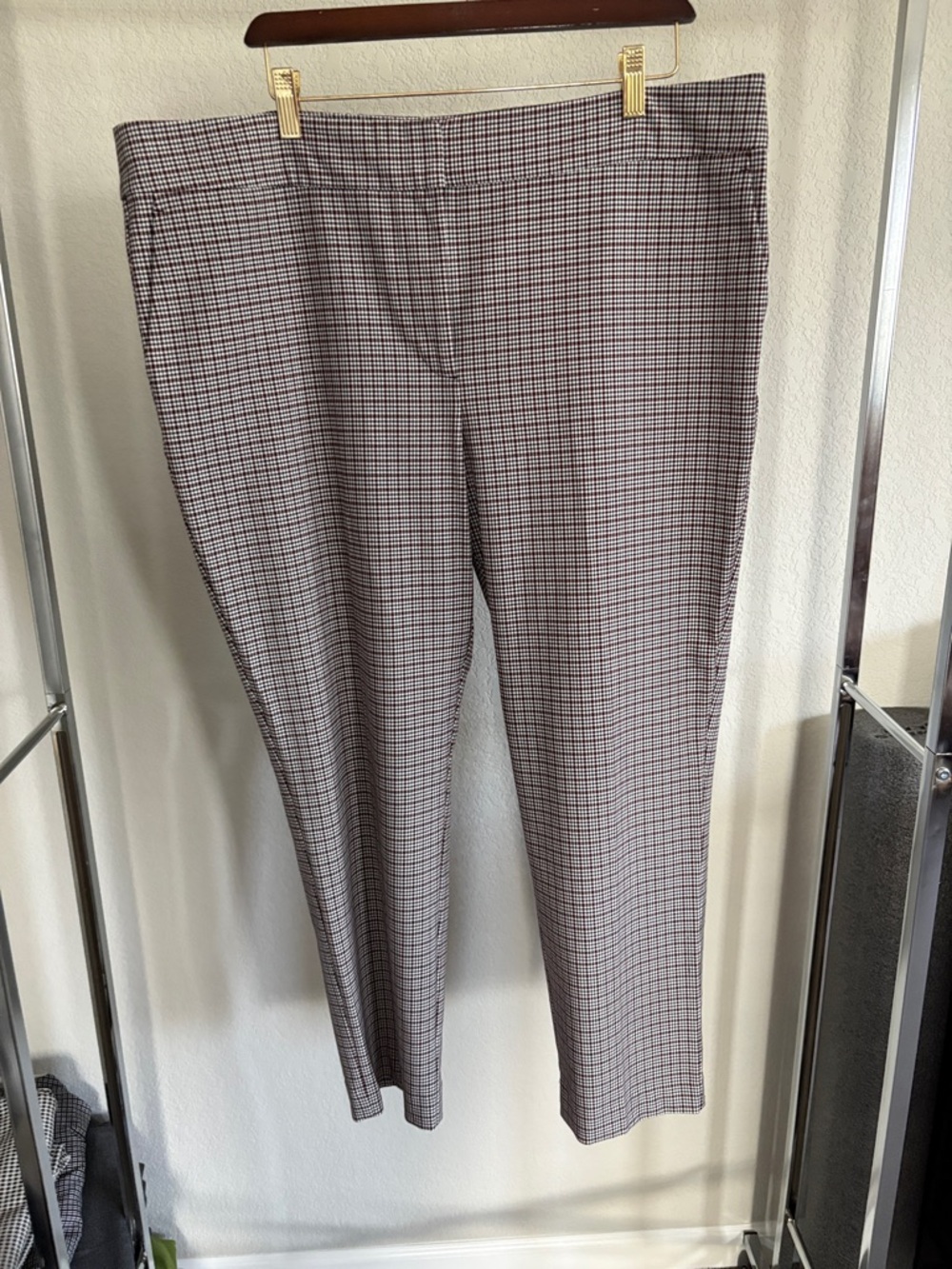 Ann Taylor Factory Grey and Black Cropped Plaid Pants